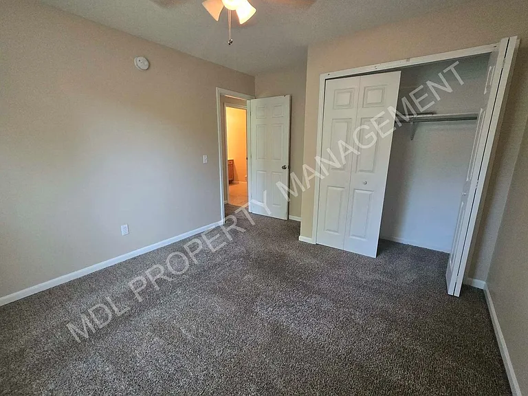 704 E Union St — Photo 8