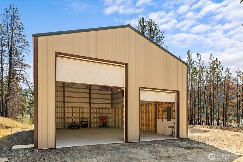2nd image of 4281 Red Bridge Road
