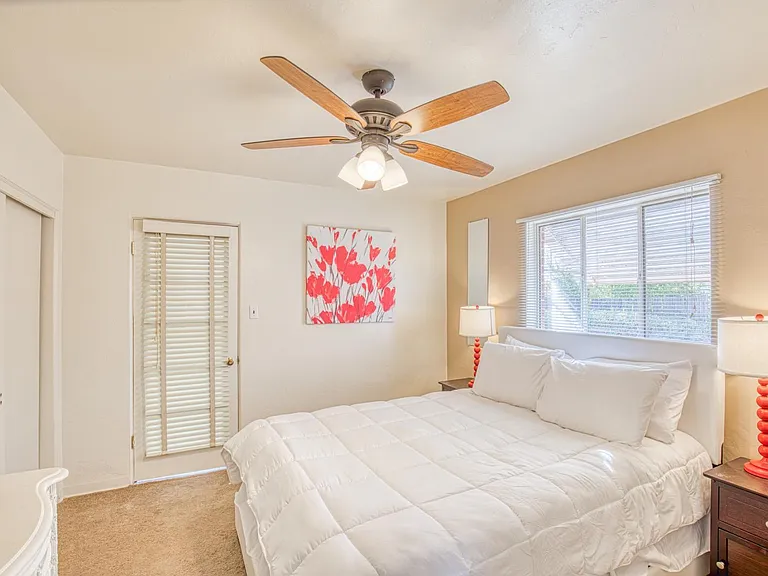 1516 E Spring St — Photo 10