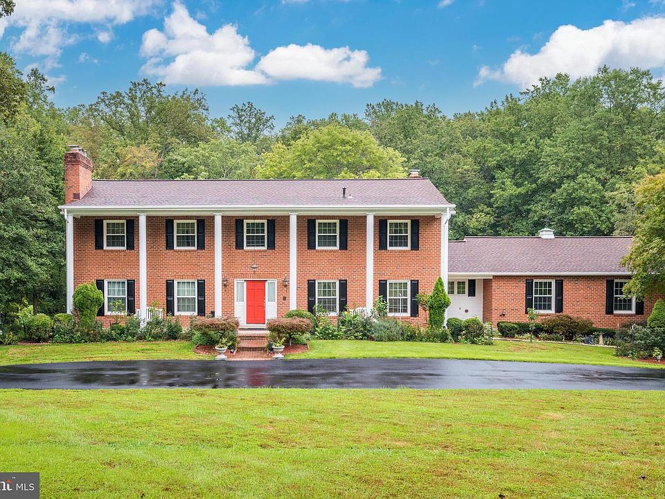1st image of 725 Gouldman Ln