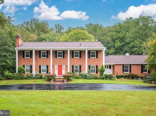 725 Gouldman Ln, Great Falls, VA 22066