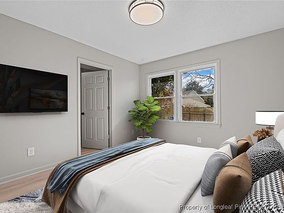 5th image of 3275 Glenmore Dr