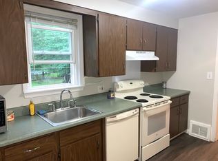 1184 Gordon Rd, Lyndhurst, OH 44124