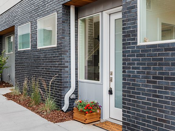 4th image of 1620 Irving St #5