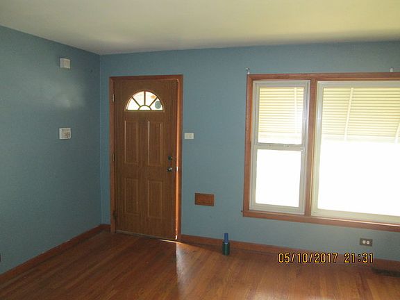 2nd image of 5921 S McVicker Ave