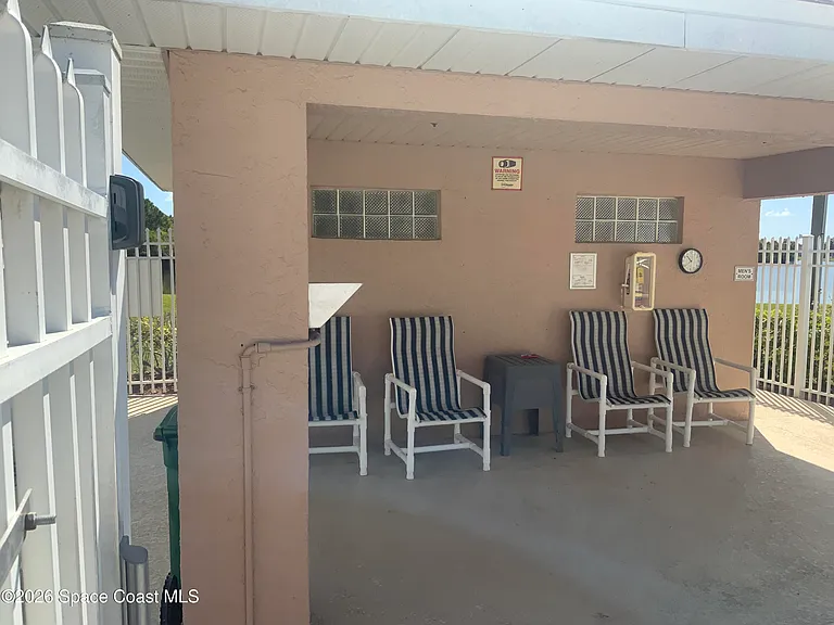 2087 Deercroft Dr — Photo 25