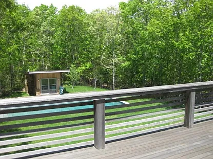 Sag Harbor Modern Retreat With 5 Bedrooms, Pool & Poolhouse — Photo 2