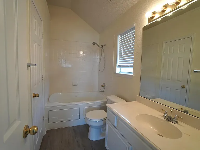 137 Magnolia Ln — Photo 8
