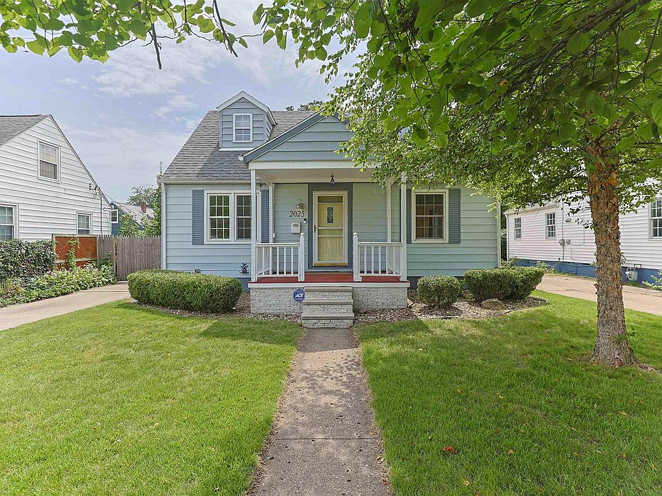 1st image of 2025 Riverside Dr