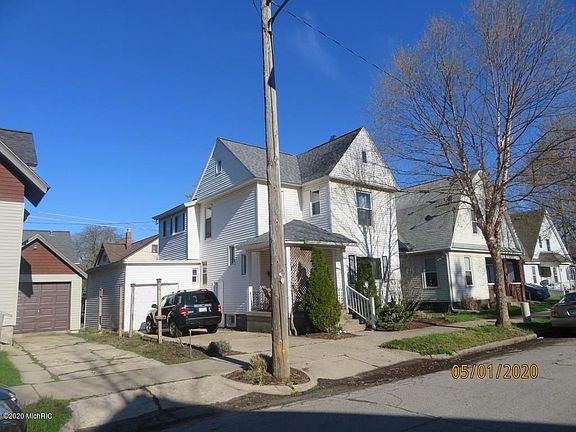 3rd image of 315 Norwood Ave SE