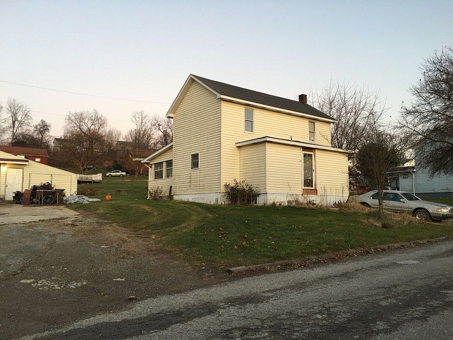 2nd image of 222 Pickett St