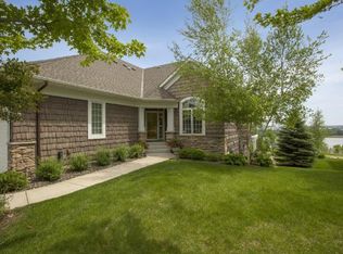 10134 Indigo Dr, Eden Prairie, MN 55347