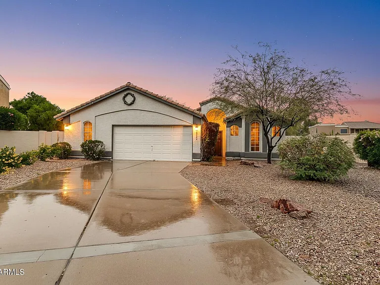 9379 E Windrose Dr — Photo 3