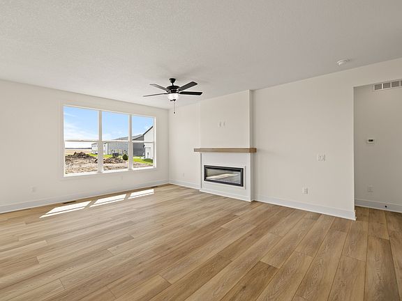 5th image of 4303 NE 3rd St