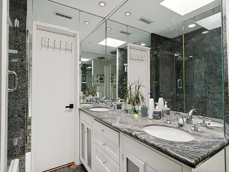 7508 Baxtershire Dr — Photo 8