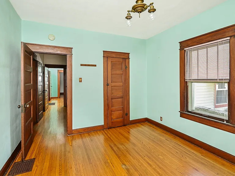 West bedroom.
