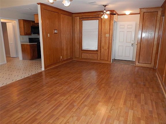 4th image of 217 Myrtle Ave