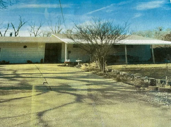 222 N James St, Ness City, KS 67560