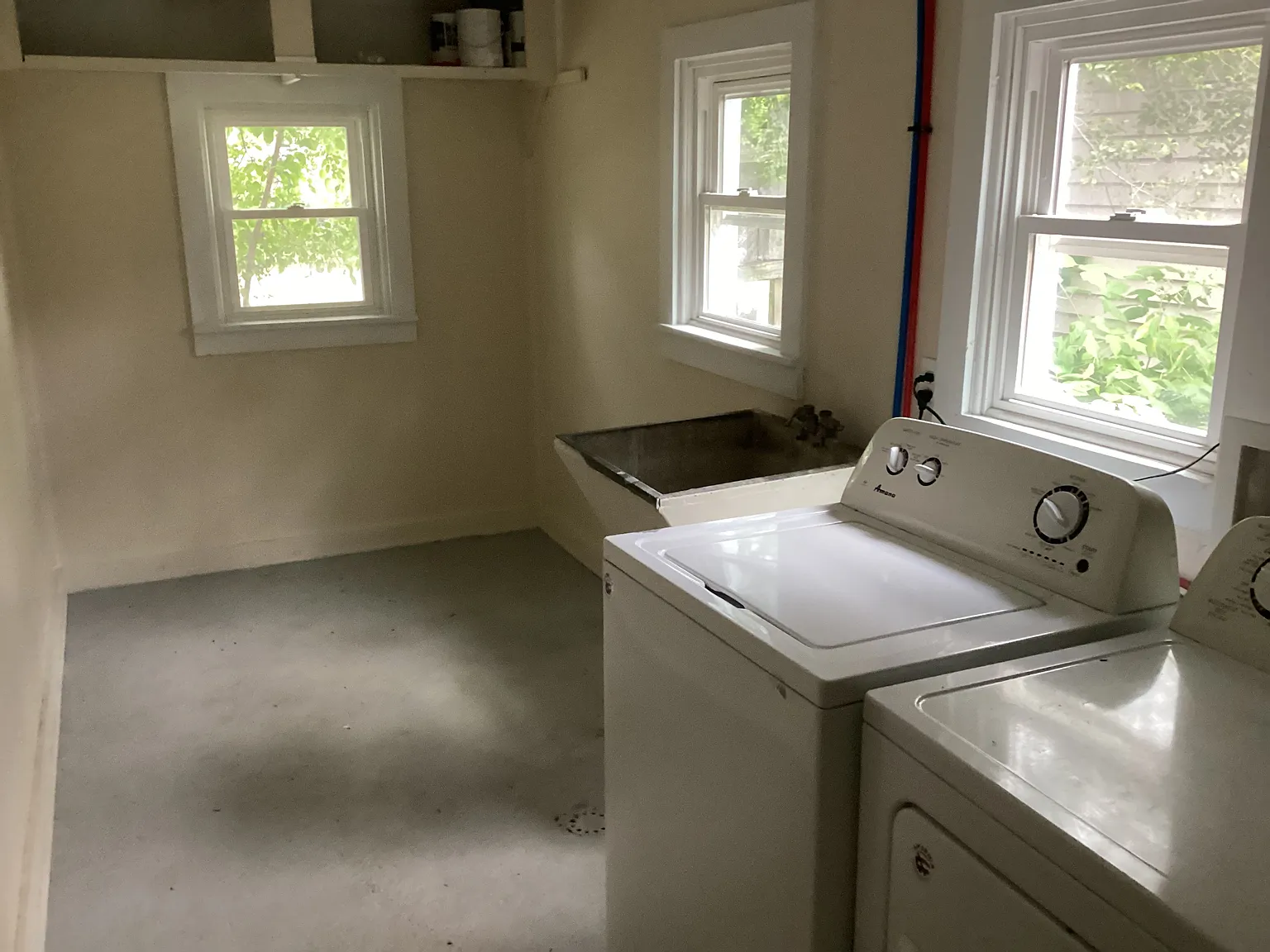 3 bed, 1.5 bath, 1360 sqft, $1,400 — Photo 4
