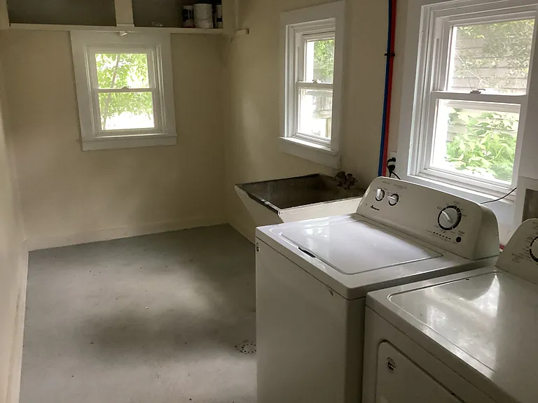 147 Carpenter St — Photo 4