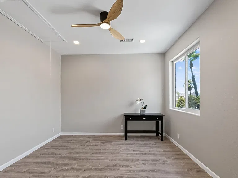 880 La Terraza Blvd #3 — Photo 16