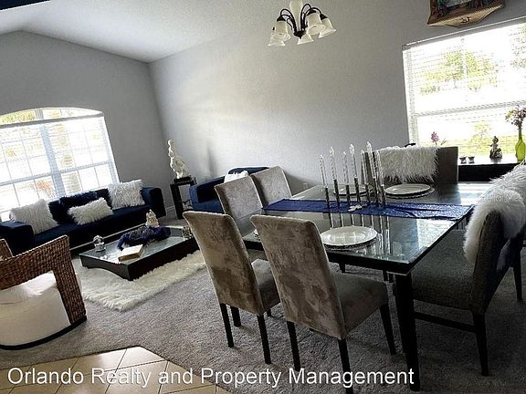 4th image of 2107 Woodsedge Dr