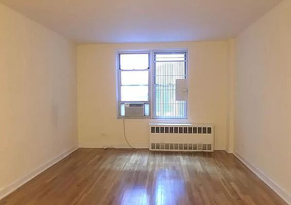 3rd image of 200 E 17th St APT 3G