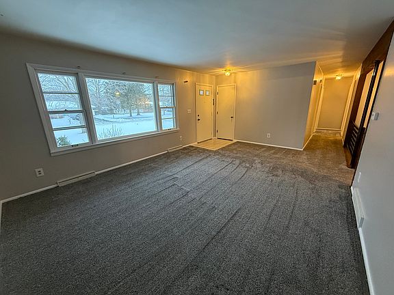 4th image of 4748 Greenfield Dr