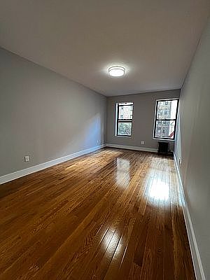 4th image of 336 E 53rd St #3B