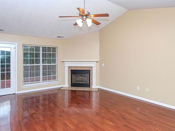 4th image of 112 Brydon Cir