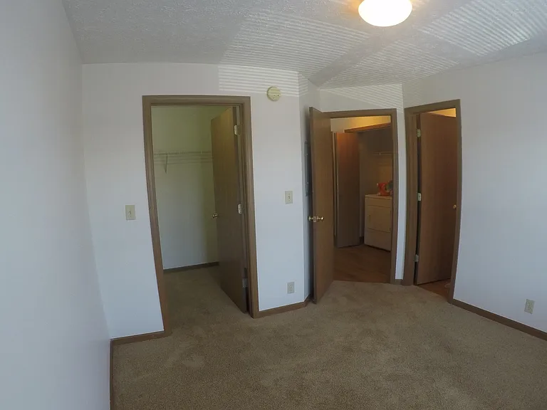 Crosspoint Apartments — Photo 23