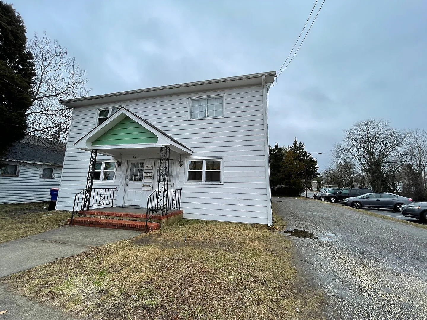 519-521 E Broad St — Photo 1