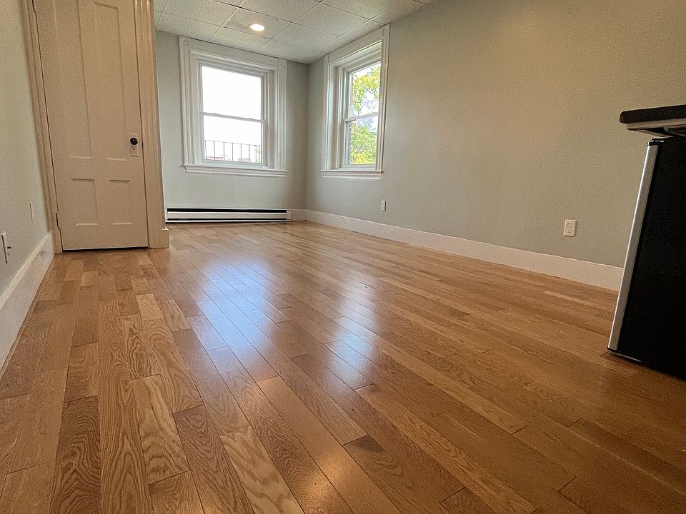 1st image of 397 Marlborough St #16