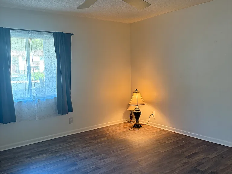 681 Midway Dr #A — Photo 5