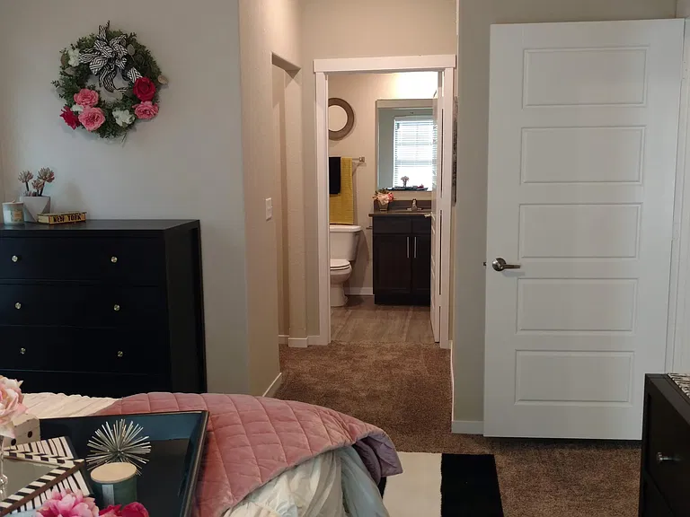 K-Ten Place Apartments — Photo 39