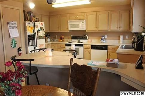 4th image of 613 Dinwoody Cir