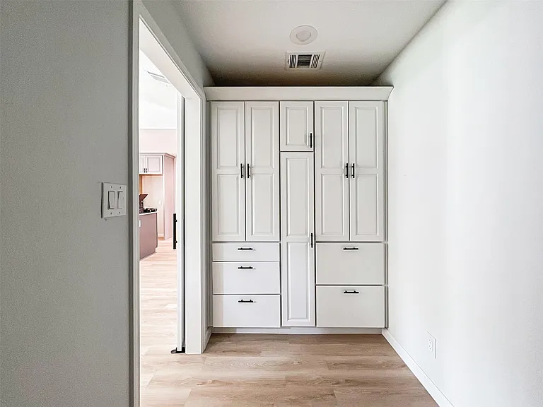 7736 Croftwood Dr — Photo 13
