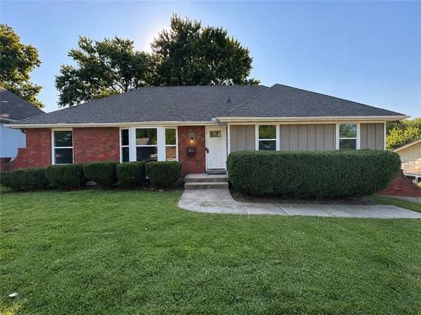 7504 Overton Ave, Raytown, MO 64138