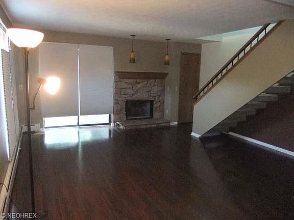 4th image of 664 Meredith Ln