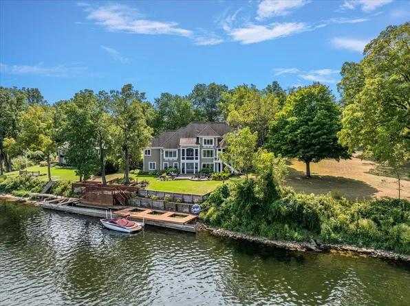 761 River Park Blvd, Saint Joseph, MI 49085
