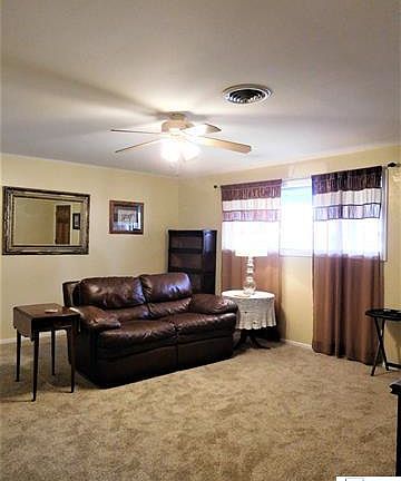 5th image of 208 Bastrop Dr #1