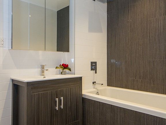 4th image of 834 Sterling Pl
