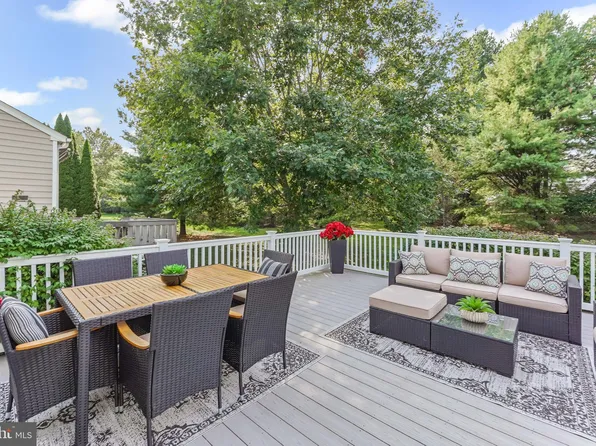 127 Violet Dr, Kennett Square, PA 19348