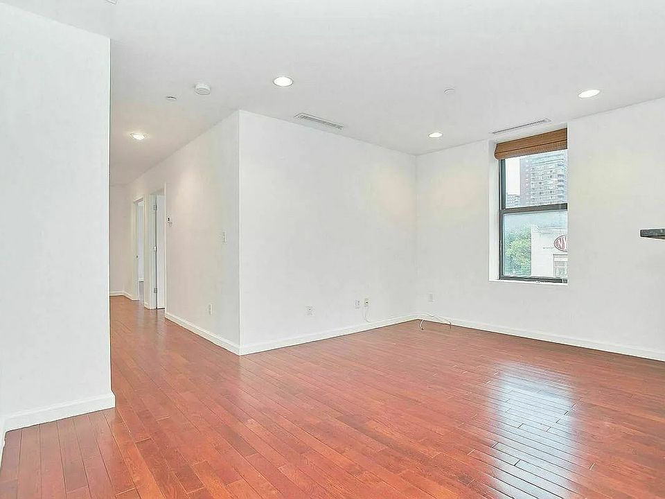 1st image of 268 W 23rd St APT 3