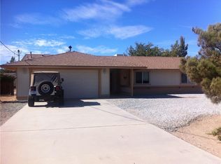 9528 La Cadena Ave, Oak Hills, CA 92344