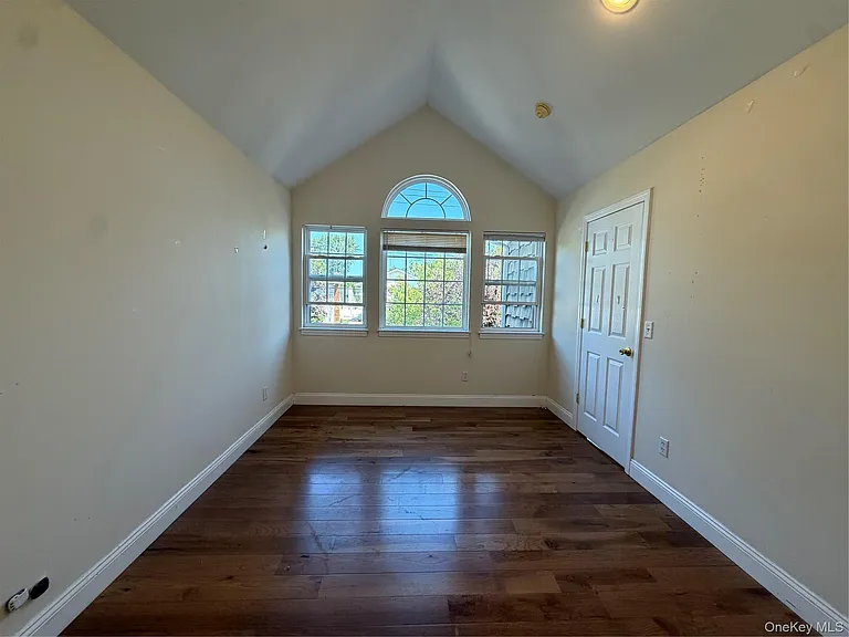 12 Yennicock Ave — Photo 7