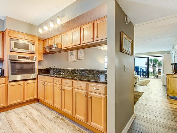3rd image of 3240 S Fletcher Ave APT 224