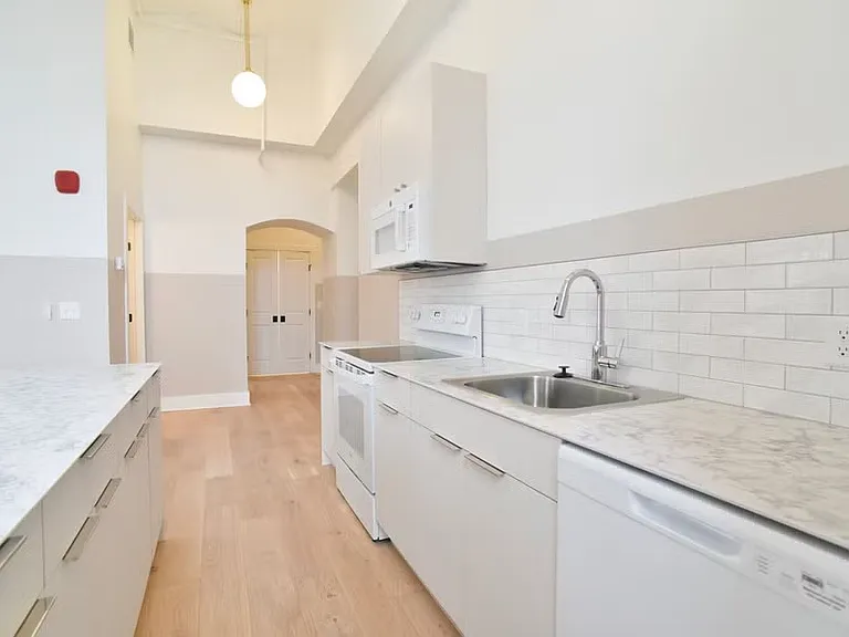 30 W Broad St #409 — Photo 4