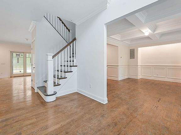 4th image of 173 Malloy Dr