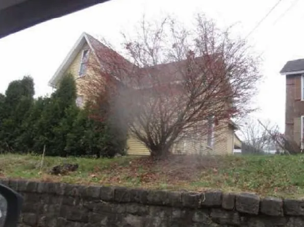 1093 Morgantown Rd, Point Marion, PA 15474